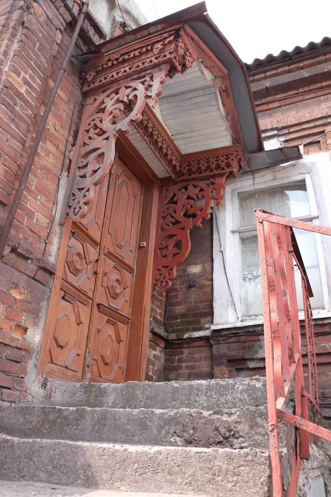 Маріуполь туристичне місто • Doors Life Matters: маріупольців зібрали на екскурсію-дослідження старовинних дверей